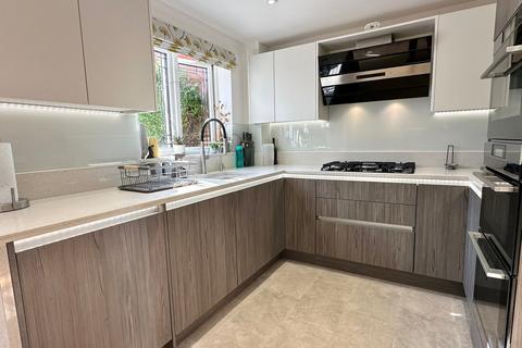11 Elgin Way, Frimley, Camberley, GU16 9YH