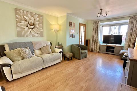 11 Elgin Way, Frimley, Camberley, GU16 9YH