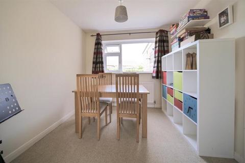 29 Ashley Close, Whitley, Melksham, SN12 8RJ