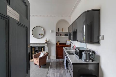 1 bedroom apartment to rent, 17 Raby Place, Bath