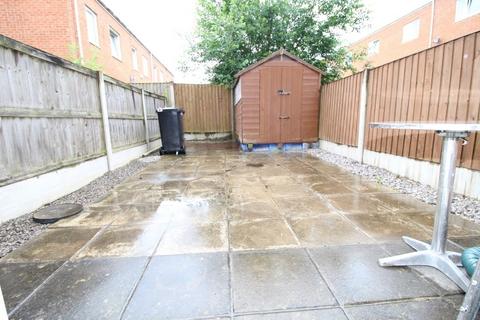 4 bedroom terraced house for sale, Stockport Road, Grove Village