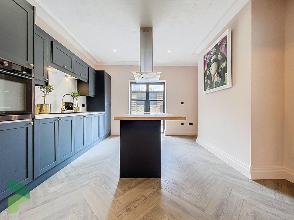 Fitted Breakfast Kitchen