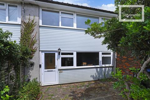 3 bedroom end of terrace house to rent, Parklands, Coopersale