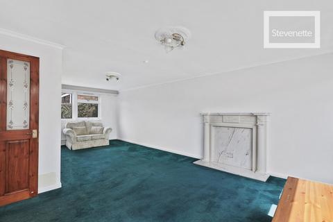 3 bedroom end of terrace house to rent, Parklands, Coopersale