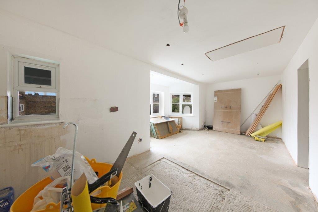 Flat 6, Buckingham Yard - w Wh Bl J1ju Es Pzl ZWRAsf
