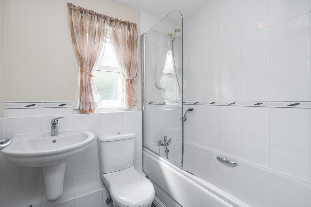 22 Sunnyside Avenue, Brightons FK2 0 GE (11)