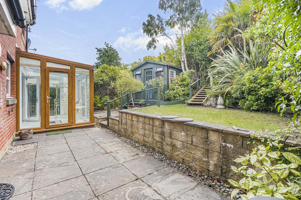 22 Sunnyside Avenue, Brightons FK2 0 GE (27)