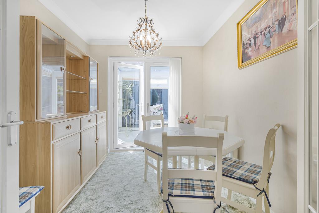 22 Sunnyside Avenue, Brightons FK2 0 GE (18)