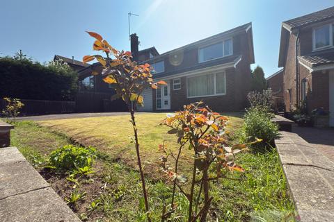 4 bedroom detached house for sale, Kniveden Lane, Leek, Staffordshire, ST13 5BE