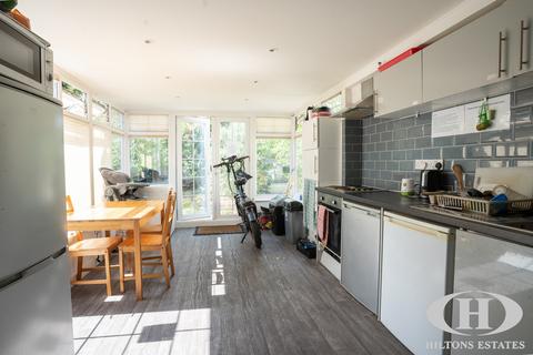 1 bedroom property to rent, Bridge Way, Twickenham