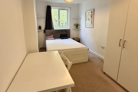 1 bedroom property to rent, Bridge Way, Twickenham