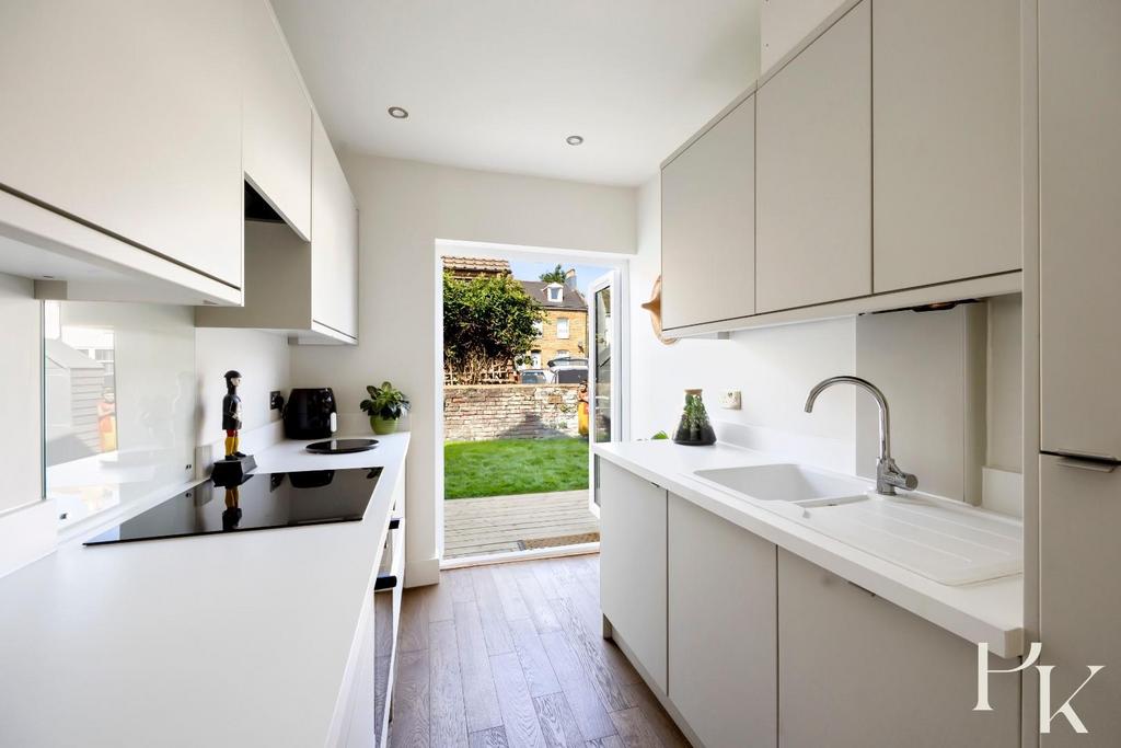 Abinger Road, 7-015.jpg