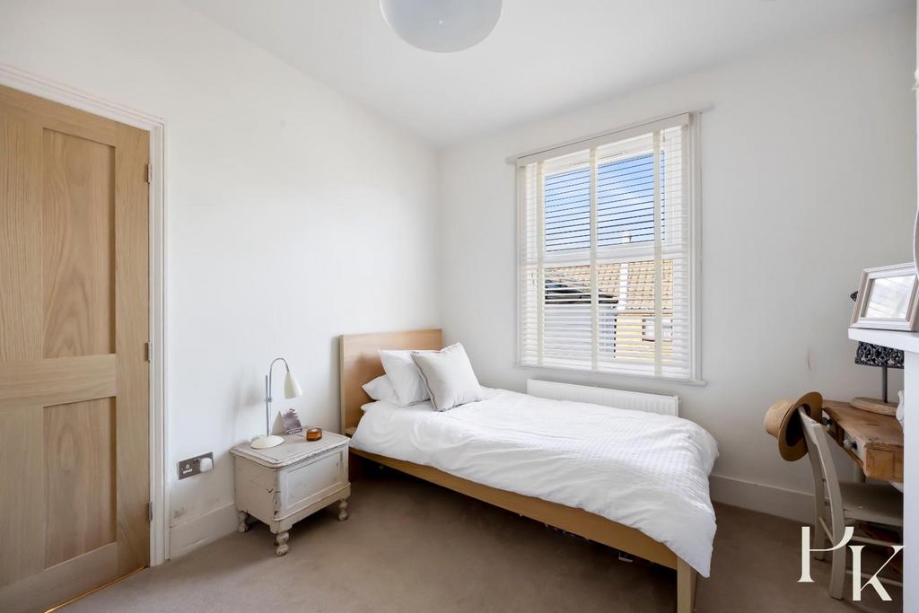 Abinger Road, 7-004.jpg