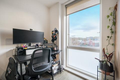 1 bedroom flat for sale, Woods Road, Peckham, London, SE15