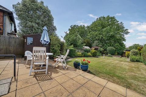 3 bedroom semi-detached house for sale, Crouch Croft, London SE9