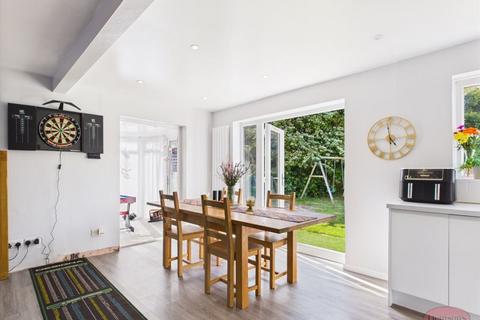 4 bedroom detached house for sale, Donnington Drive, Mudeford