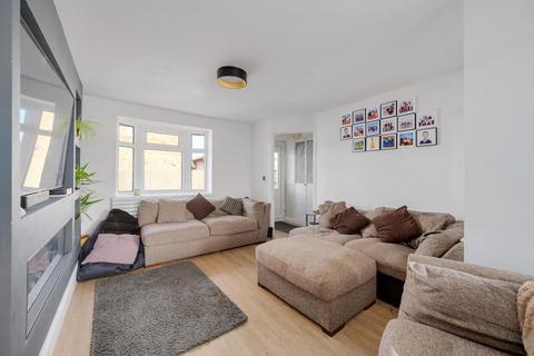 10 Ascot Close, Bedworth, CV12 8TB