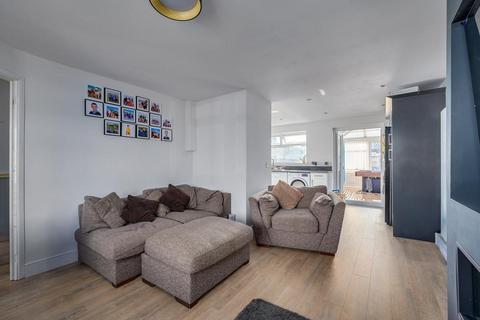 10 Ascot Close, Bedworth, CV12 8TB
