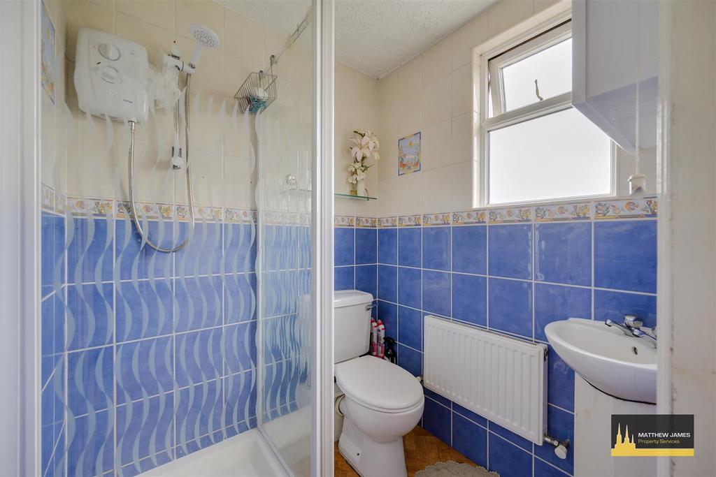 Master Bedroom En-Suite