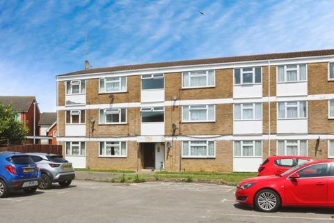 27 Eden Close, Slough, SL3 8TY