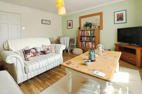 27 Eden Close, Slough, SL3 8TY