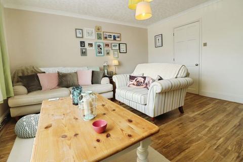27 Eden Close, Slough, SL3 8TY