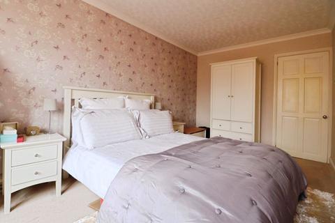 27 Eden Close, Slough, SL3 8TY