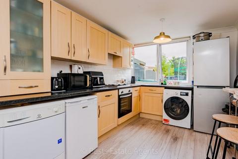 3 bedroom end of terrace house for sale, Halton Brook Avenue, Runcorn