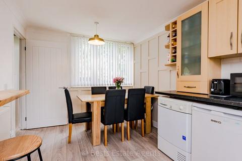 3 bedroom end of terrace house for sale, Halton Brook Avenue, Runcorn