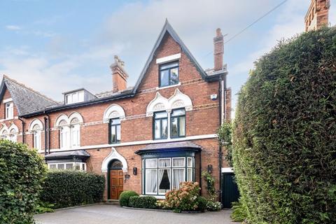 7 bedroom semi-detached house for sale