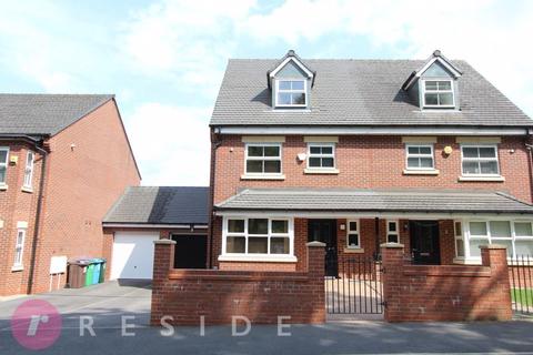 4 bedroom semi-detached house for sale, Bridgefold Road, Rochdale OL11