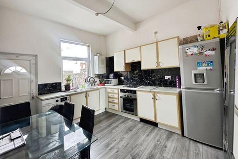2 bedroom terraced house for sale, Albert Street, Bury