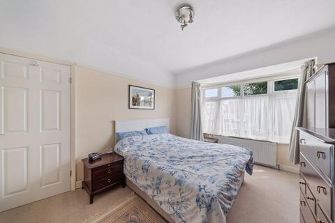 74 Ardrossan Gardens, Worcester Park, KT4 7AX