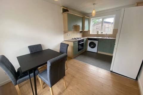 3 bedroom semi-detached house to rent, Erskin Street, Hulme, Manchester. M15 4BP