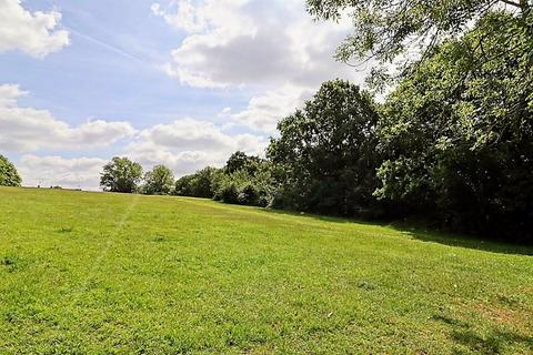 3 bedroom terraced house to rent, West Thorpe, Basildon