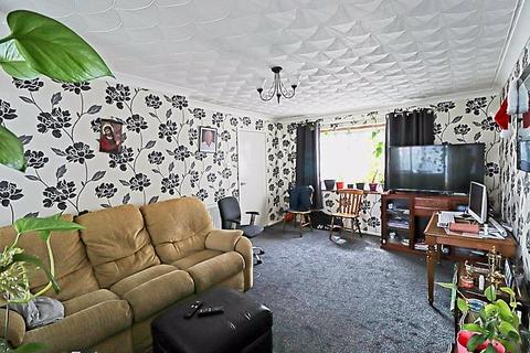 3 bedroom terraced house to rent, West Thorpe, Basildon