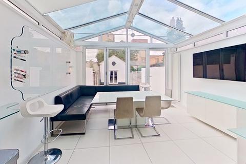 3 bedroom terraced house for sale, Whippendell Road, Watford