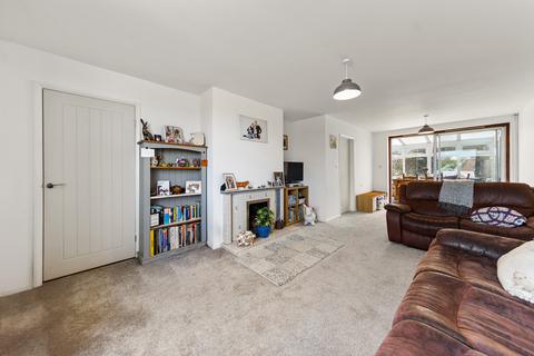 5 bedroom semi-detached house for sale, Meadow Close, Northampton, NN5