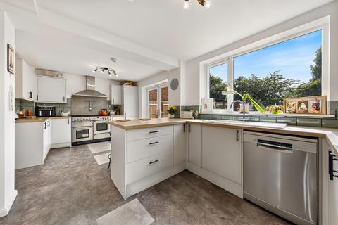 5 bedroom semi-detached house for sale, Meadow Close, Northampton, NN5