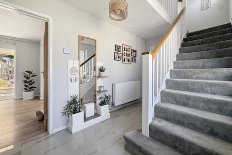 4 bedroom detached house for sale, Ulster Crescent, Newport PO30