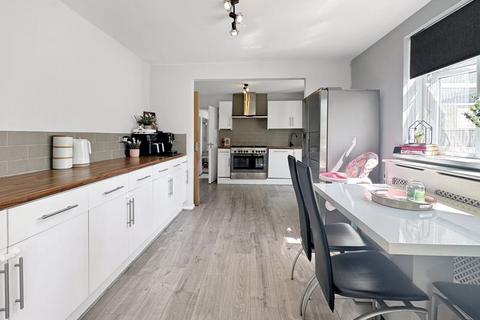 4 bedroom detached house for sale, Ulster Crescent, Newport PO30