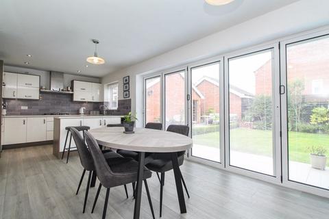 4 bedroom detached house for sale, Turnpike Gardens, Bedford MK42