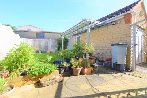 undefined, Halford Close, South Witham NG33