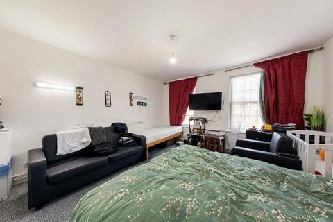 3 bedroom flat for sale, Cockfosters Road, Barnet, EN4