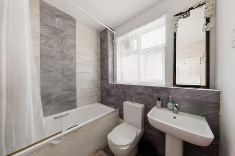 3 bedroom flat for sale, Cockfosters Road, Barnet, EN4
