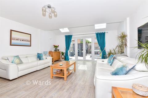 undefined, Alans Gardens, Yalding, Maidstone, Kent