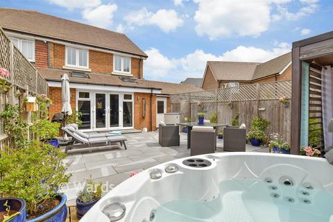 undefined, Alans Gardens, Yalding, Maidstone, Kent
