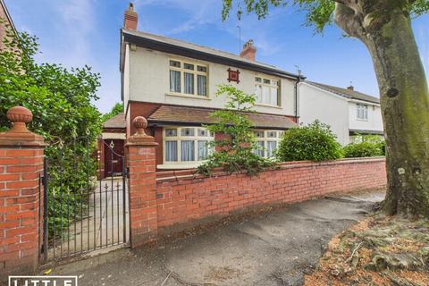 4 bedroom detached house for sale, Kiln Lane, Dentons Green, WA10