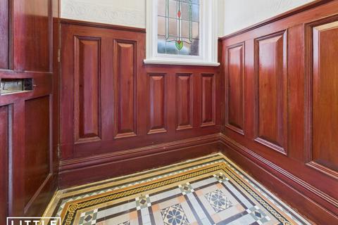 4 bedroom detached house for sale, Kiln Lane, Dentons Green, WA10