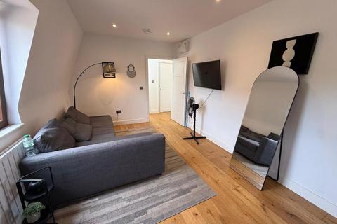 1 bedroom flat to rent, 141 Lower Road, London, SE16 2XL